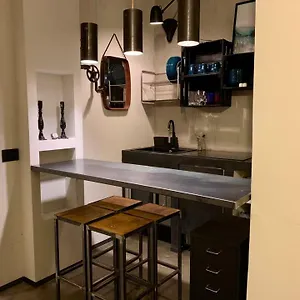 Fra Storia E Modernita Apartment