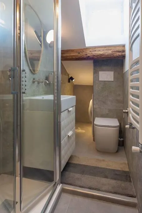 Central Station Comfort Suite - Duomo 15 Min Milan 0*,  Italy