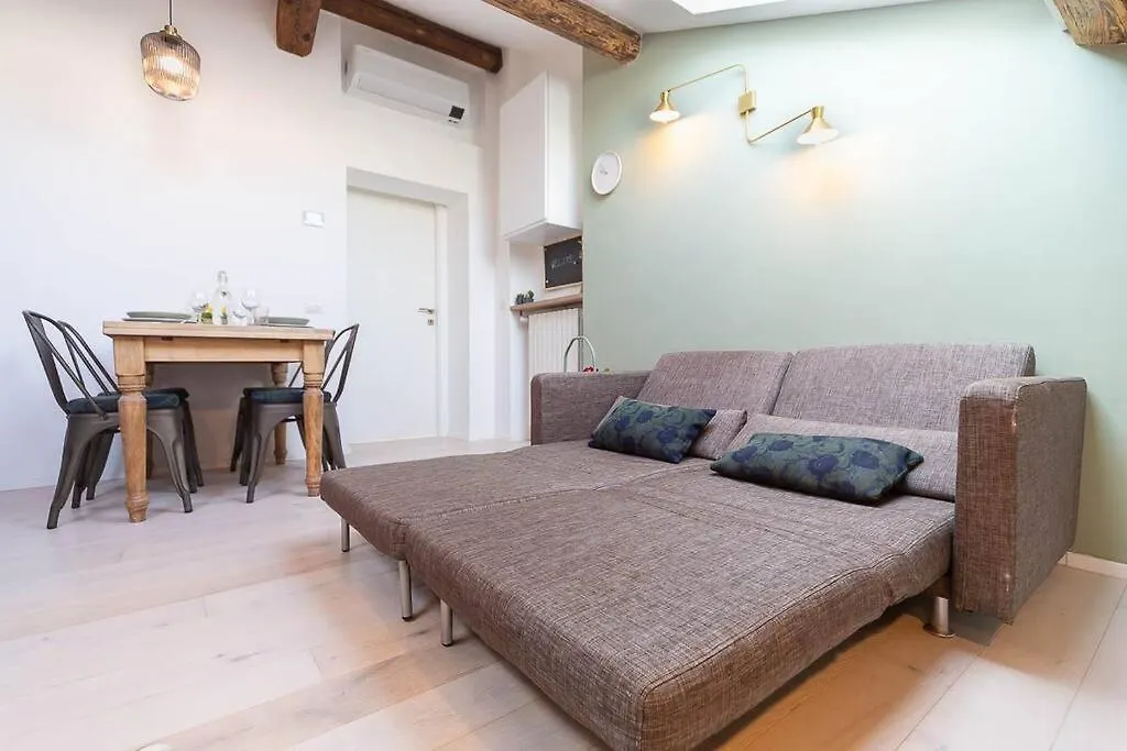 Central Station Comfort Suite - Duomo 15 Min Milan Italy